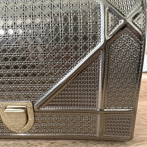 Dior Light Gold-tone Metallic Patent Leather Micro Cannage Medium Shoulder Bag - Picture 5 of 17